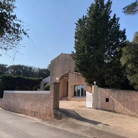 105m2, Piscine, 5 Min Des Golfs, Proche Centre