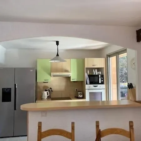 105m2, Piscine, 5 Min Des Golfs, Proche Centre Villa