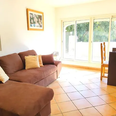105m2, Piscine, 5 Min Des Golfs, Proche Centre Villa