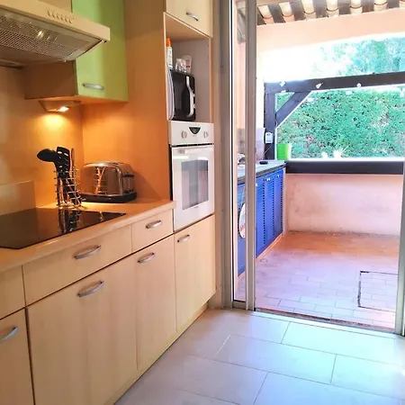 105m2, Piscine, 5 Min Des Golfs, Proche Centre