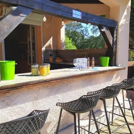 105m2, Piscine, 5 Min Des Golfs, Proche Centre Villa