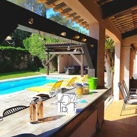 105m2, Piscine, 5 Min Des Golfs, Proche Centre Villa *